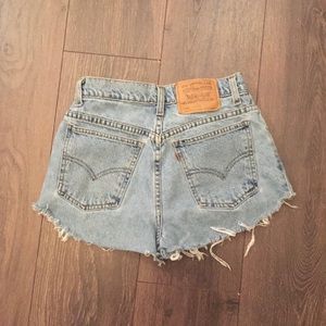 Vintage high rise Levi shorts